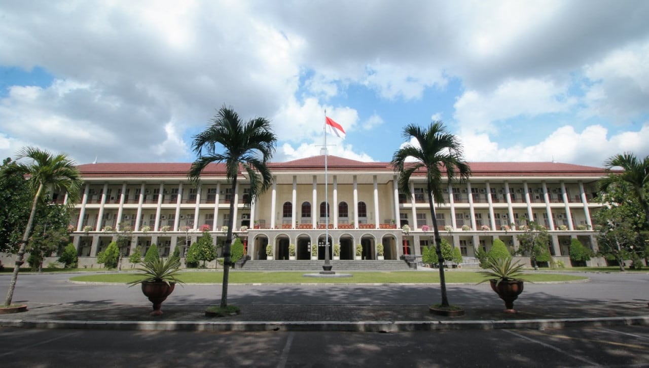 Ingin Lolos UGM? Ini Strategi Mengalahkan Passing Grade Jurusan Favorit!