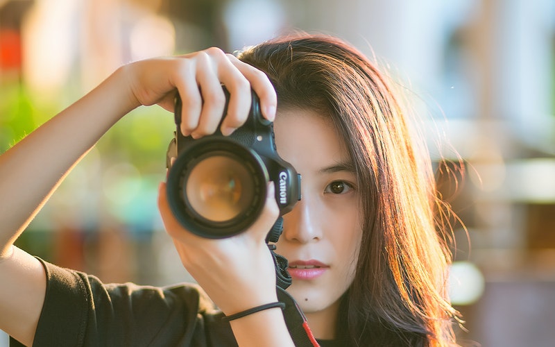Strategi Sosmed Fotografer Lokal: Membangun Jejaring Melalui Rajakomen.com