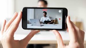 Apa Saja Keuntungan menjadi Youtuber Terkenal?