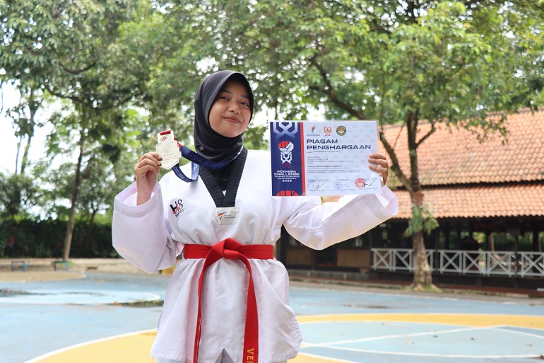 Inspirasi dari Ma'soem University: Bagaimana Mahasiswi Sistem Informasi Vera Amellia Meraih Juara 2 Taekwondo Nasional