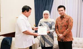 Partai Gerindra resmi mengusung Khofifah Indar Parawansa dan Emil Elistianto Dardak dalam Pemilihan Gubernur Jawa Timur 2024. Keputusan ini didukung langsung oleh Ketua Umum Partai Gerindra, Prabowo S