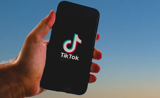 Jasa Share TikTok: Strategi Efektif untuk Meningkatkan Jangkauan dan Popularitas Video
